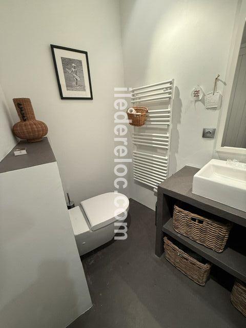 Photo 18: An accomodation located in La Couarde-sur-mer on ile de R&eacute;.