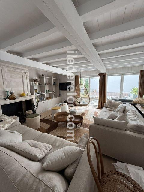 Photo 6: An accomodation located in La Couarde-sur-mer on ile de R&eacute;.