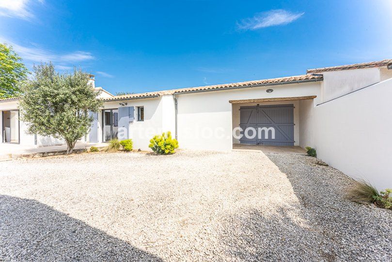 Photo 11: An accomodation located in Le Bois-Plage-en-Ré on ile de Ré.