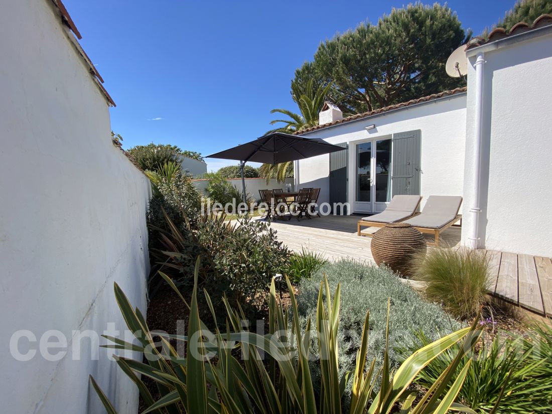 Photo 7: An accomodation located in Les Portes-en-Ré on ile de Ré.