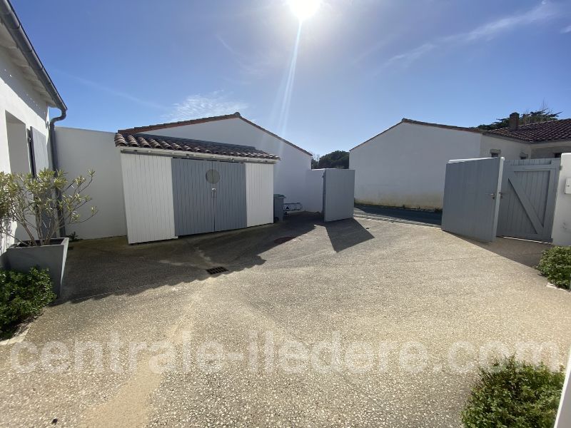 Photo 11: An accomodation located in Le Bois-Plage-en-Ré on ile de Ré.