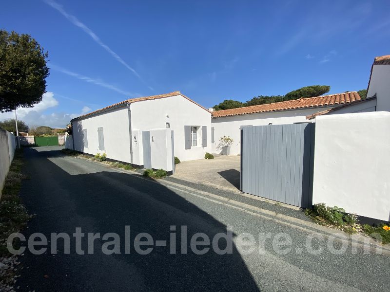 Photo 12: An accomodation located in Le Bois-Plage-en-Ré on ile de Ré.