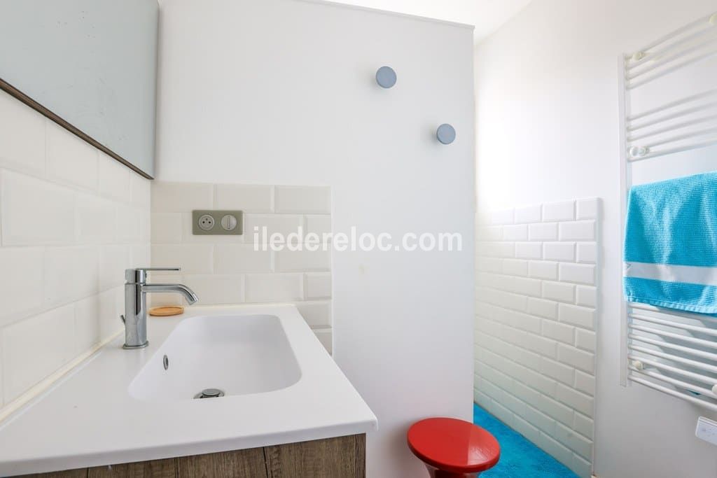 Photo 13: An accomodation located in La Couarde-sur-mer on ile de R&eacute;.