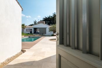 ile de ré New house with heated swimming pool in a plot of 200