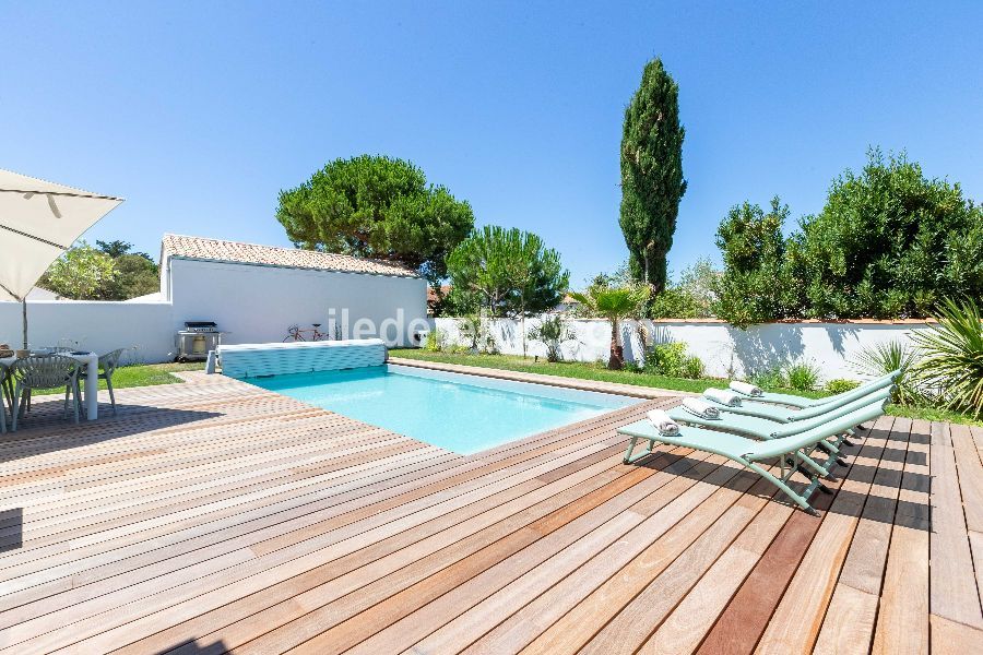 Photo 4: An accomodation located in Le Bois-Plage-en-Ré on ile de Ré.