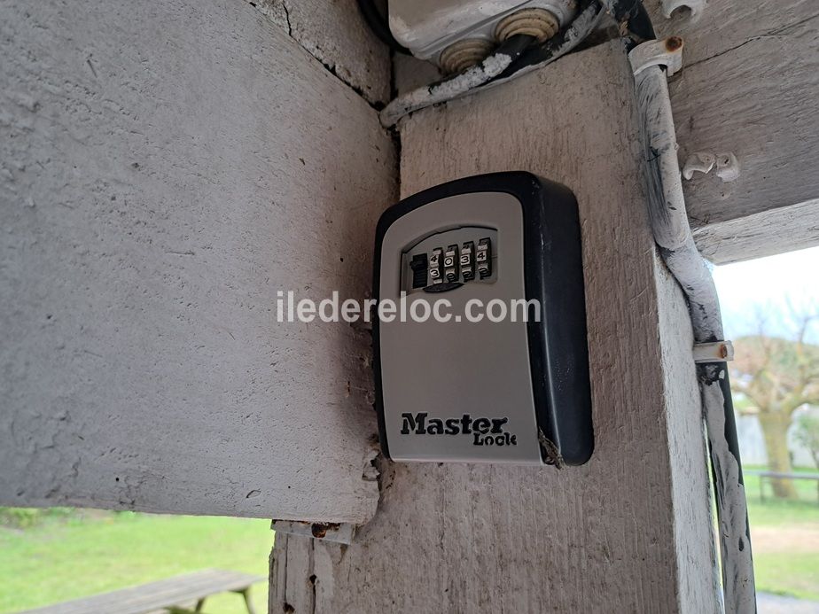 Photo 16: An accomodation located in La Couarde-sur-mer on ile de Ré.