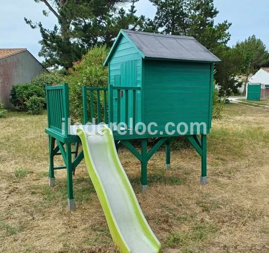 Photo 15: An accomodation located in La Couarde-sur-mer on ile de Ré.