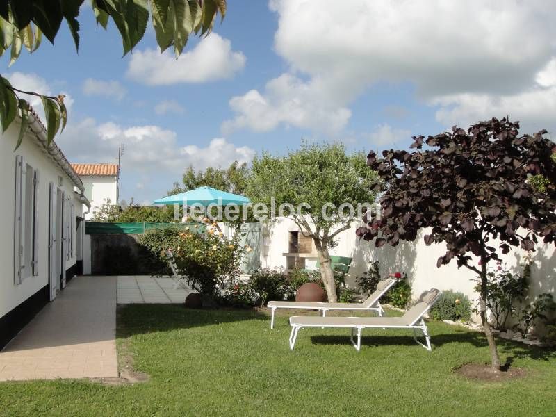 Photo 5: An accomodation located in La Flotte-en-Ré on ile de Ré.