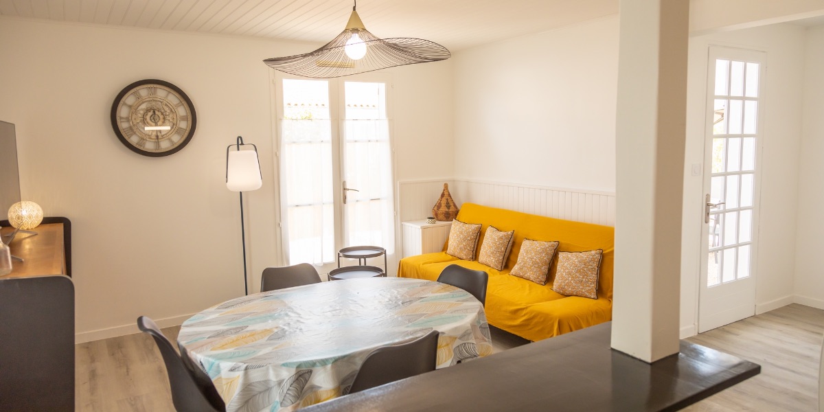 Photo 4: An accomodation located in Saint-Martin-de-Ré on ile de Ré.