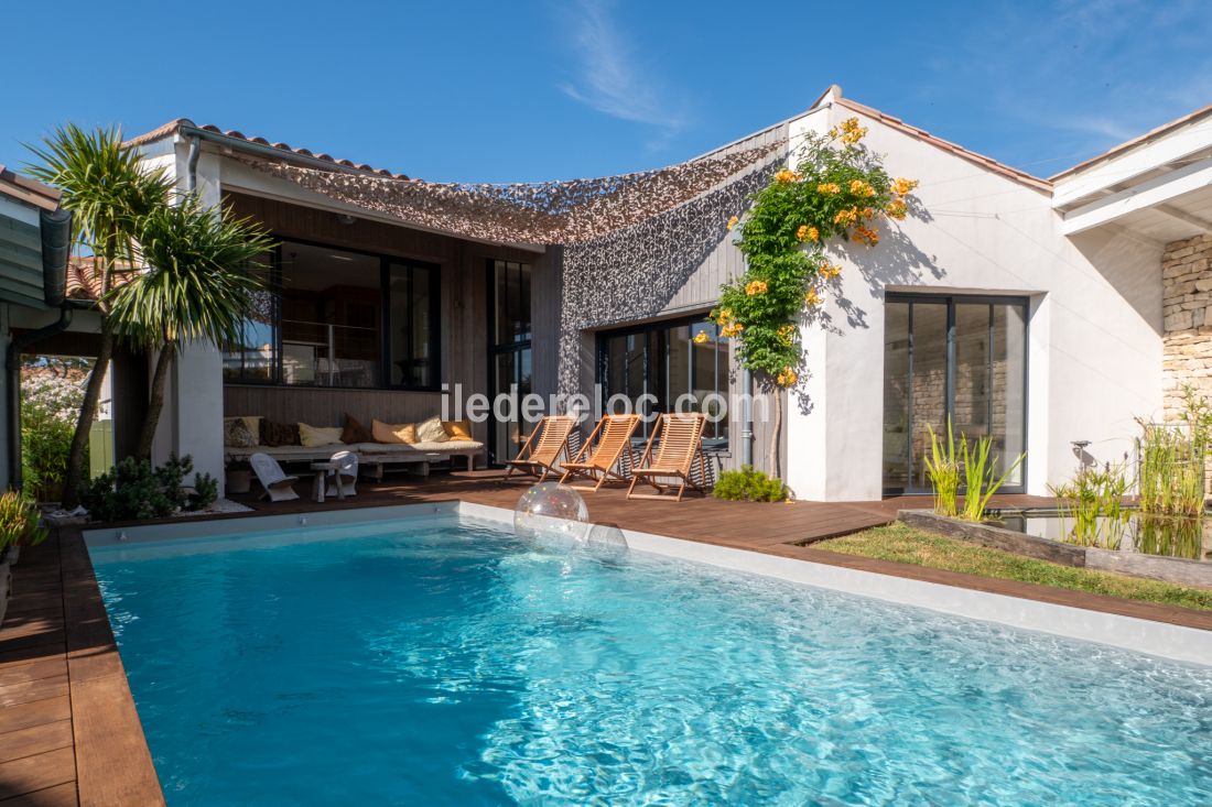 Photo 3: An accomodation located in Sainte-Marie-de-R&eacute; on ile de R&eacute;.