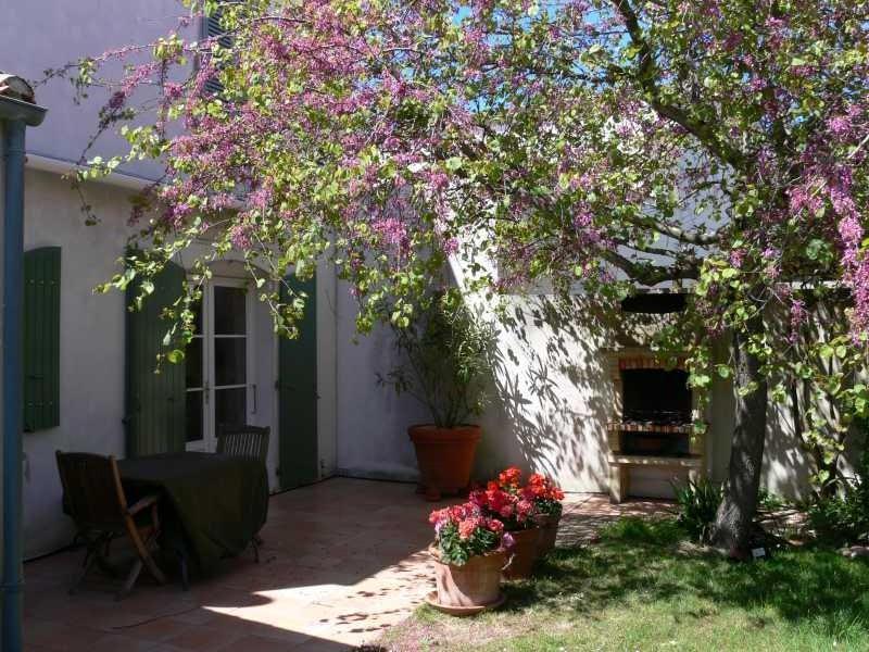 Photo 6: An accomodation located in Saint-Martin-de-Ré on ile de Ré.