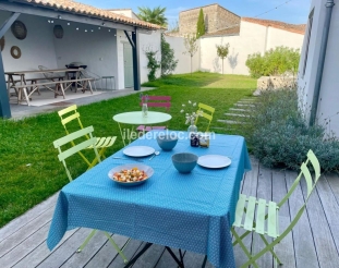 Ile de Ré:Superb renovated house of 200m² - right in the center of the village of la couar
