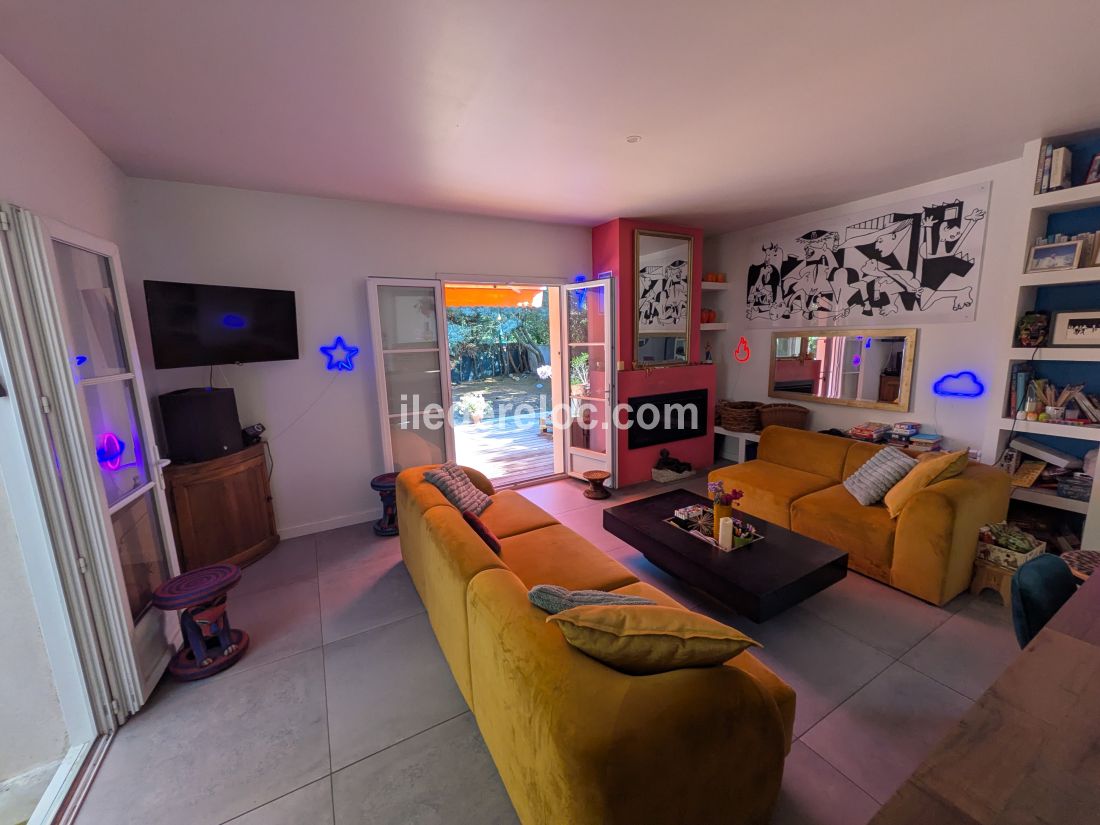 Photo 9: An accomodation located in Sainte-Marie-de-R&eacute; on ile de R&eacute;.