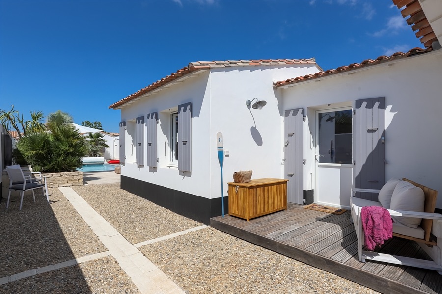 Photo 6: An accomodation located in Le Bois-Plage-en-Ré on ile de Ré.