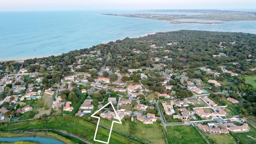 Photo 26: An accomodation located in Les Portes-en-Ré on ile de Ré.