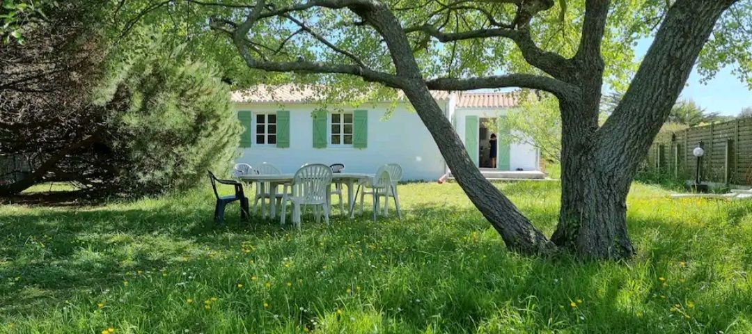 Photo 6: An accomodation located in Les Portes-en-Ré on ile de Ré.