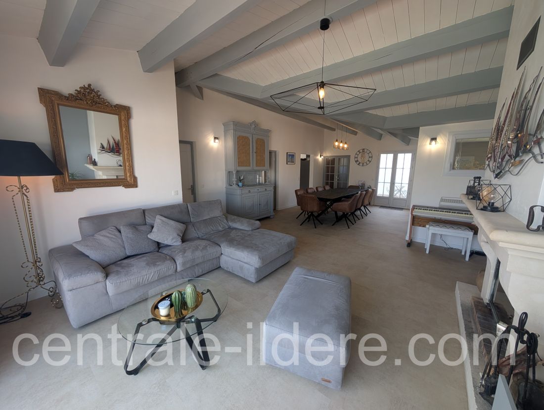 Photo 12: An accomodation located in La Flotte-en-R&eacute; on ile de R&eacute;.