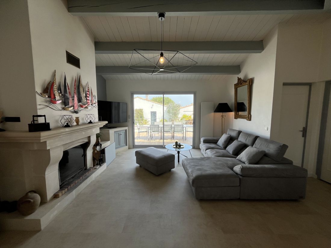 Photo 13: An accomodation located in La Flotte-en-R&eacute; on ile de R&eacute;.
