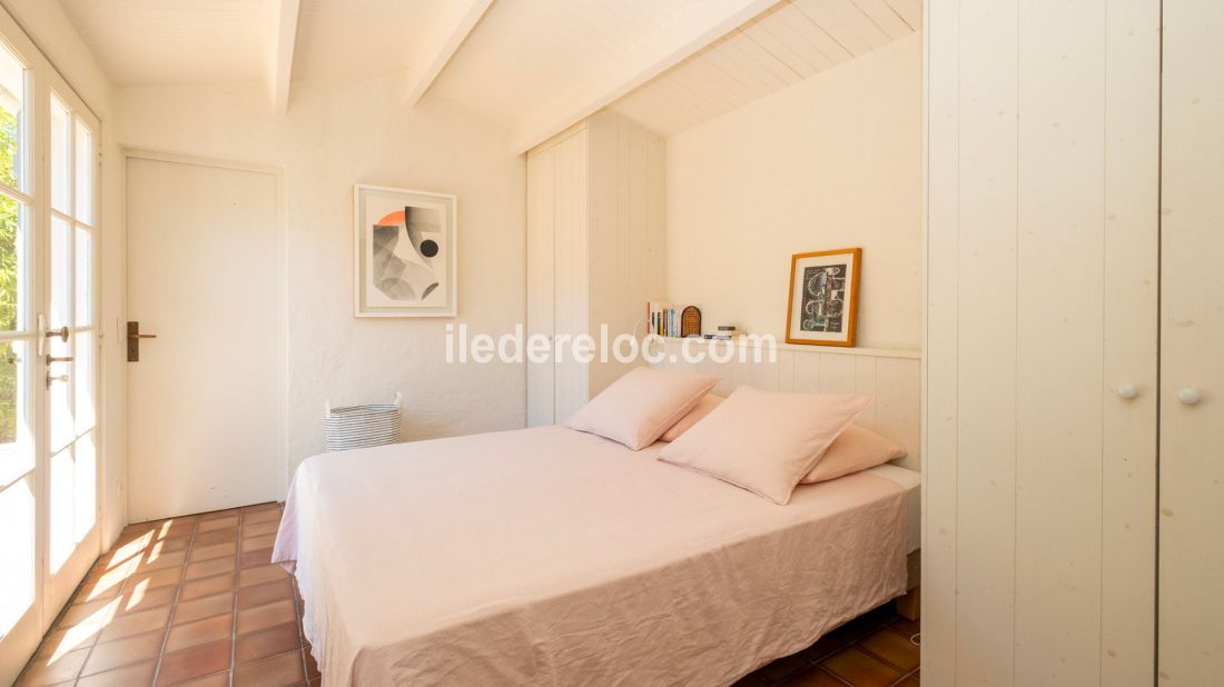 Photo 7: An accomodation located in Les Portes-en-R&eacute; on ile de R&eacute;.
