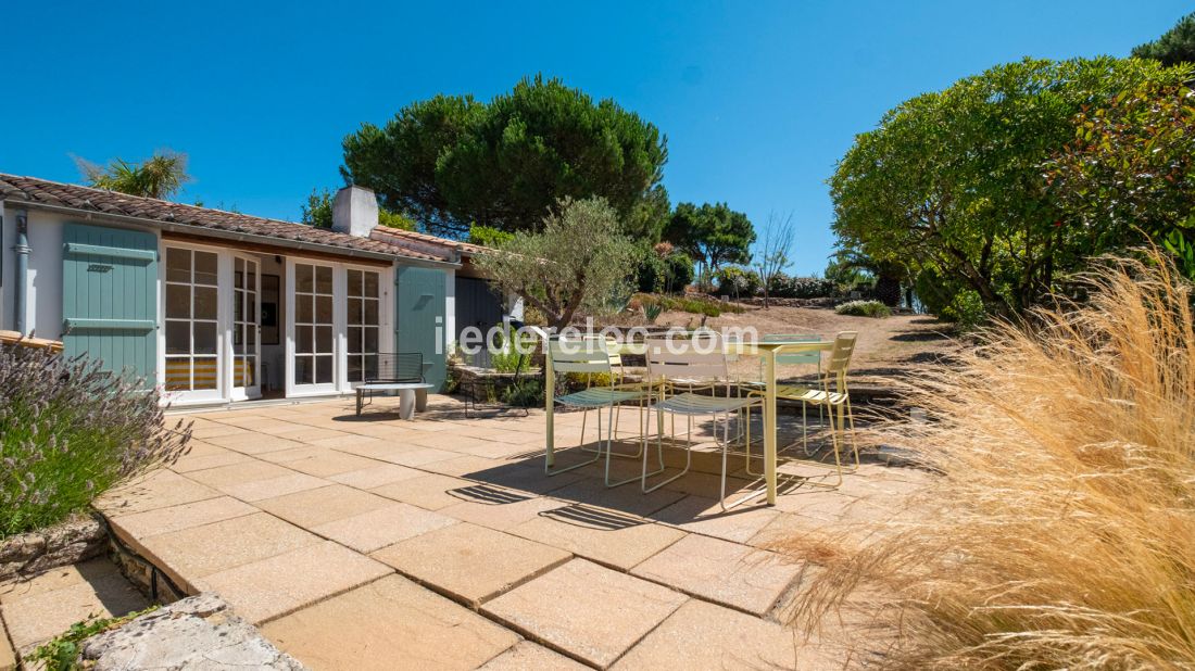 Photo 38: An accomodation located in Les Portes-en-R&eacute; on ile de R&eacute;.