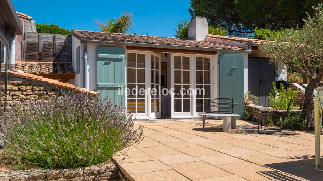 Photo 9: An accomodation located in Les Portes-en-R&eacute; on ile de R&eacute;.