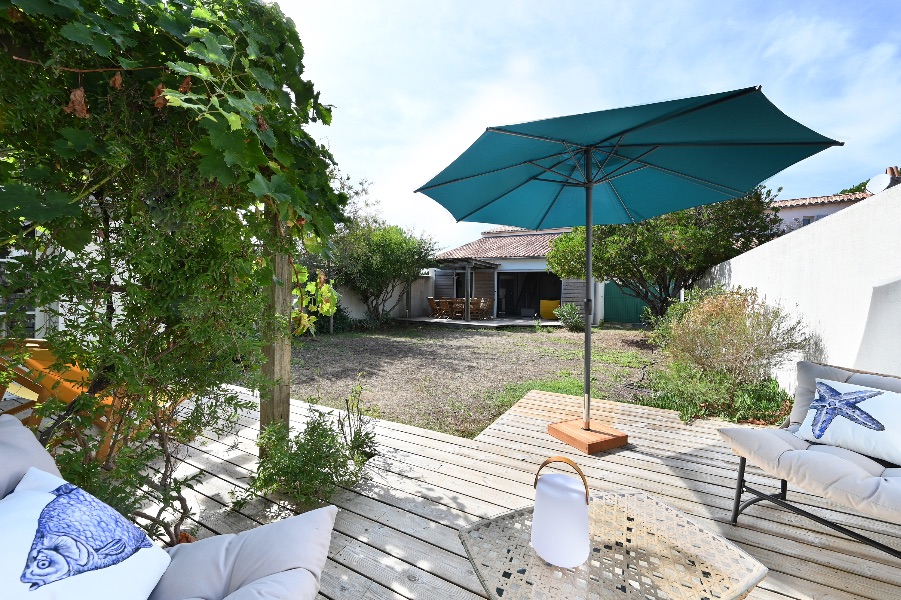 Photo 5: An accomodation located in La Couarde-sur-mer on ile de Ré.