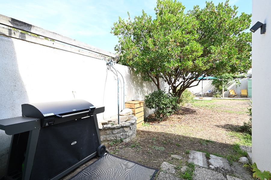 Photo 7: An accomodation located in La Couarde-sur-mer on ile de Ré.