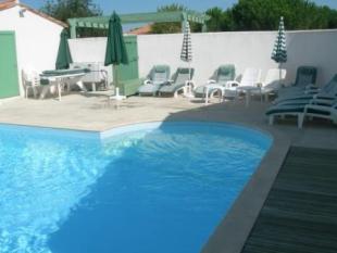 Ile de Ré:House with swimming pool