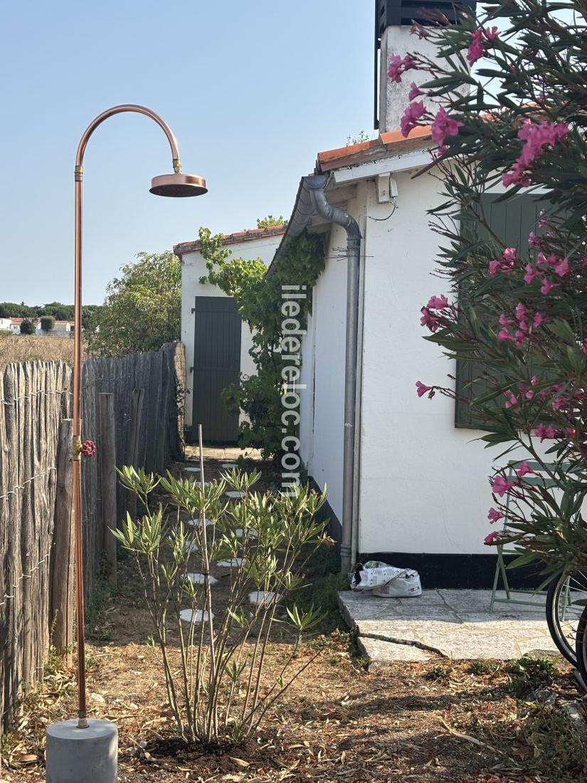 Photo 30: An accomodation located in La Flotte-en-R&eacute; on ile de R&eacute;.