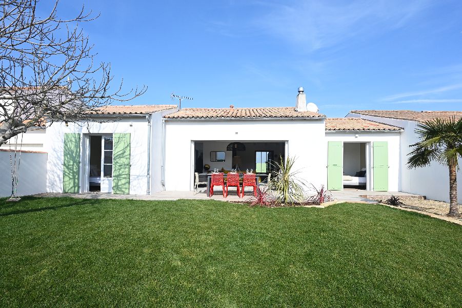 Photo 70: An accomodation located in Ars en Ré on ile de Ré.