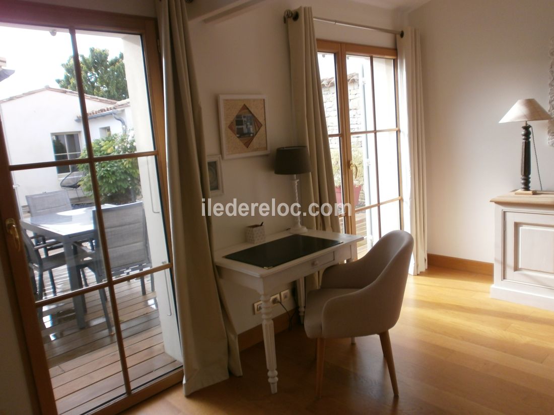 Photo 15: An accomodation located in Saint-Martin-de-R&eacute; on ile de R&eacute;.