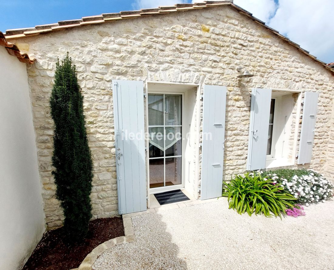 Photo 25: An accomodation located in Saint-Martin-de-R&eacute; on ile de R&eacute;.