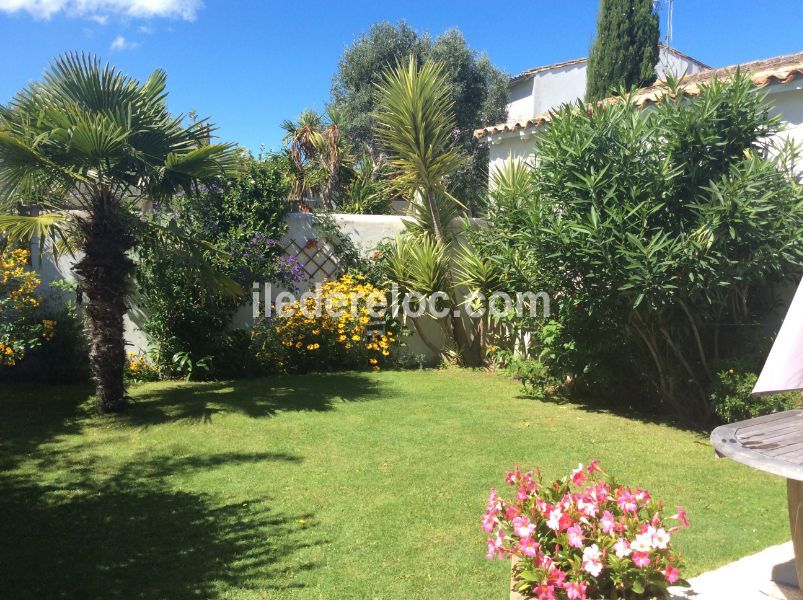 Photo 10: An accomodation located in Le Bois-Plage-en-Ré on ile de Ré.