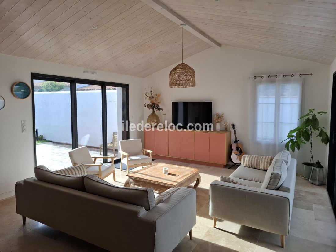 Photo 6: An accomodation located in Le Bois-Plage-en-Ré on ile de Ré.