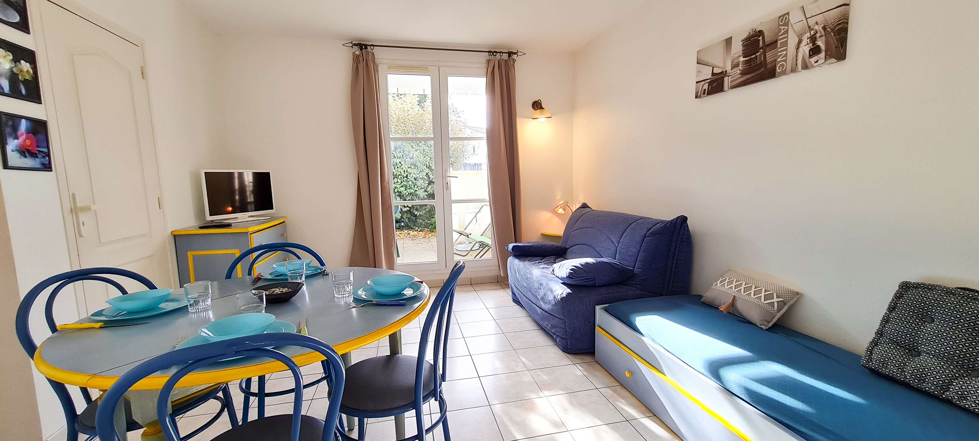 Photo 5: An accomodation located in La Couarde-sur-mer on ile de Ré.