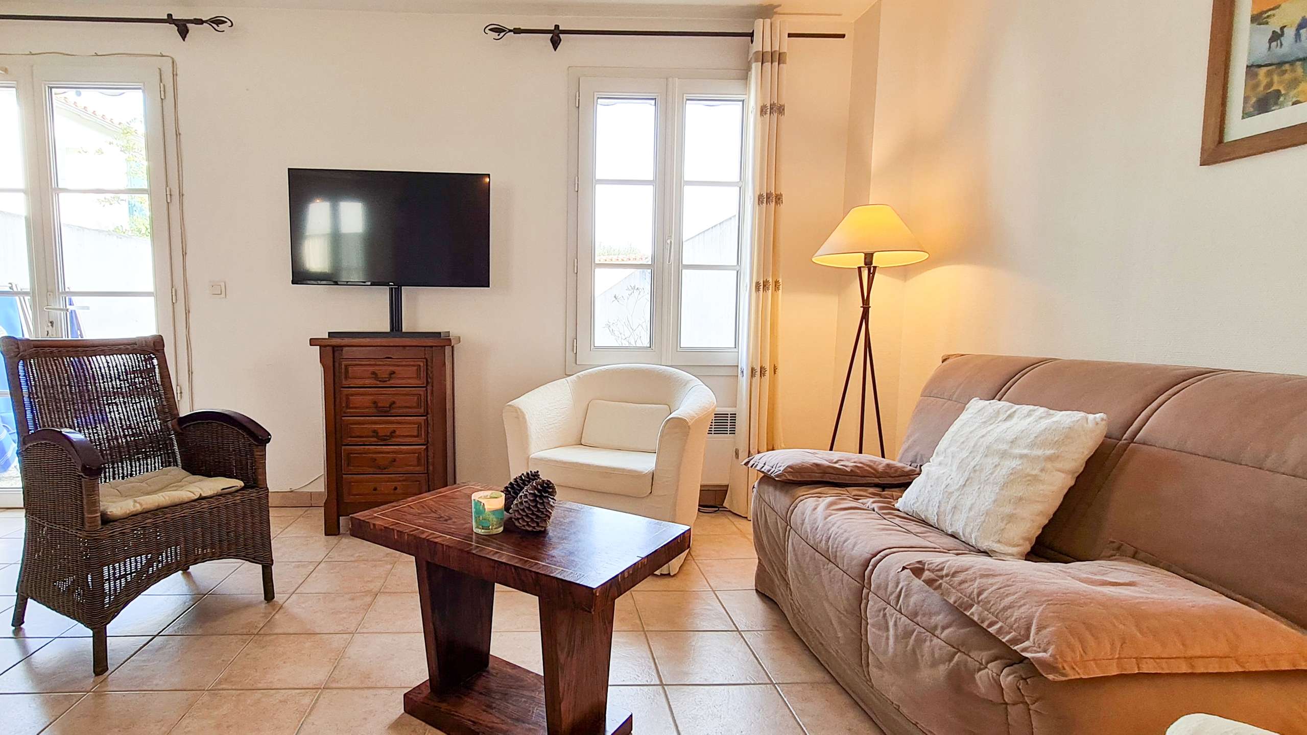 Photo 4: An accomodation located in Saint-Martin-de-Ré on ile de Ré.