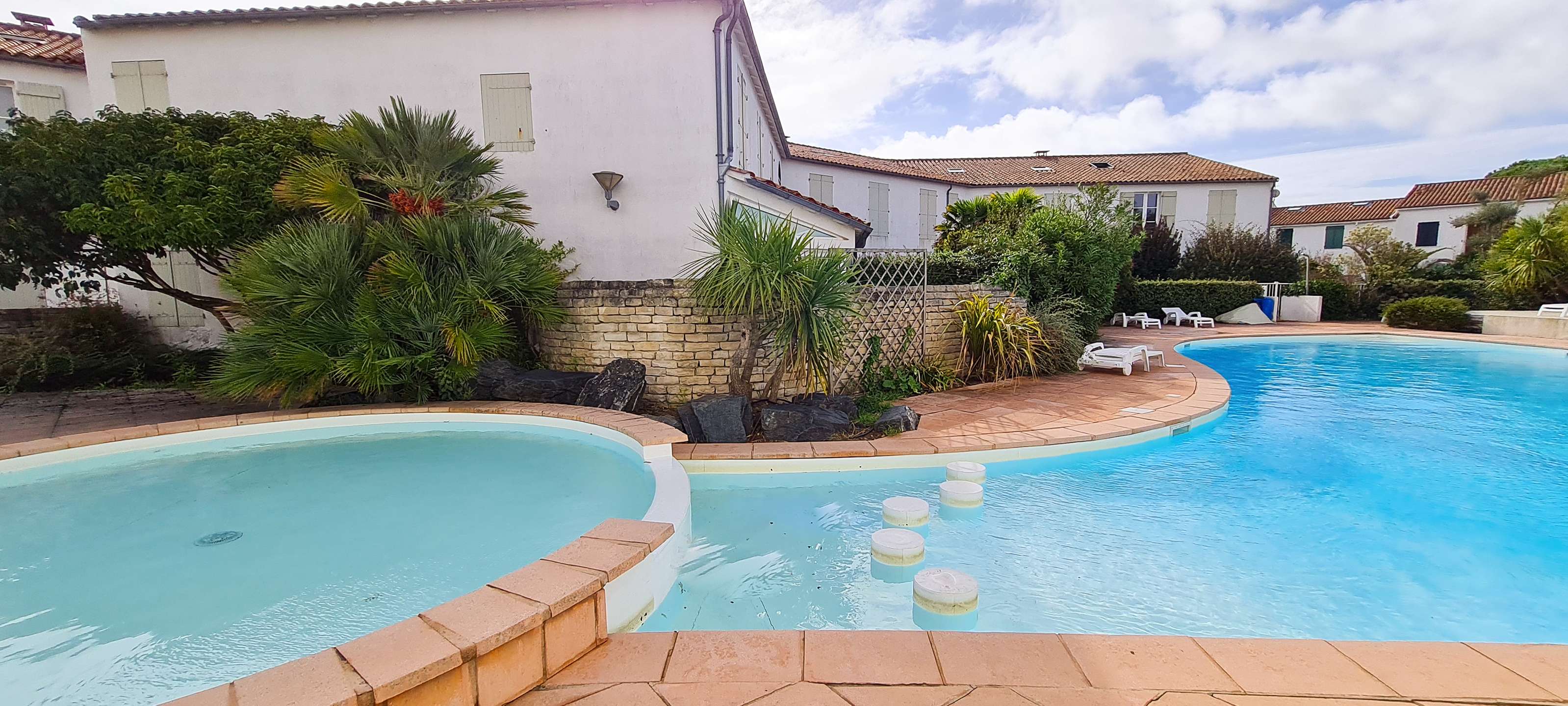 Photo 12: An accomodation located in La Couarde-sur-mer on ile de Ré.