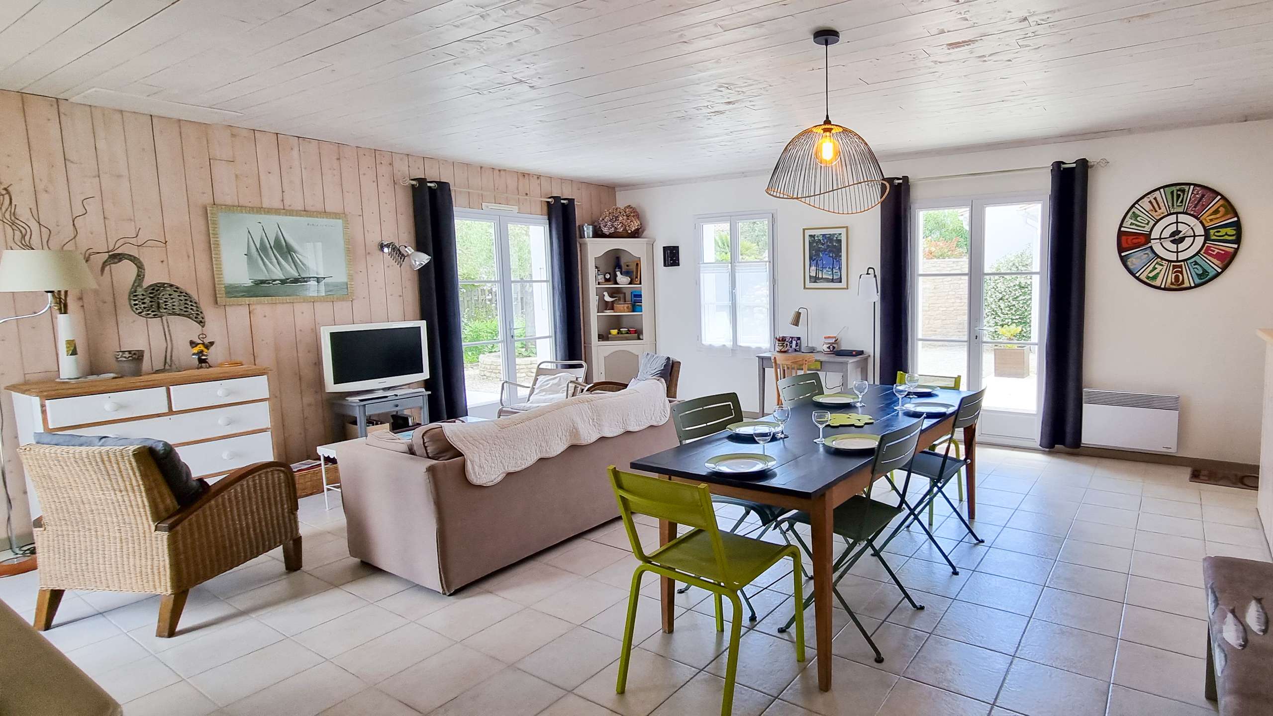 Photo 5: An accomodation located in La Couarde-sur-mer on ile de Ré.