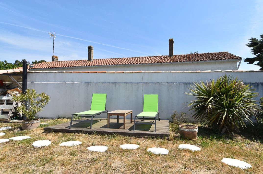 Photo 14: An accomodation located in La Couarde-sur-mer on ile de Ré.