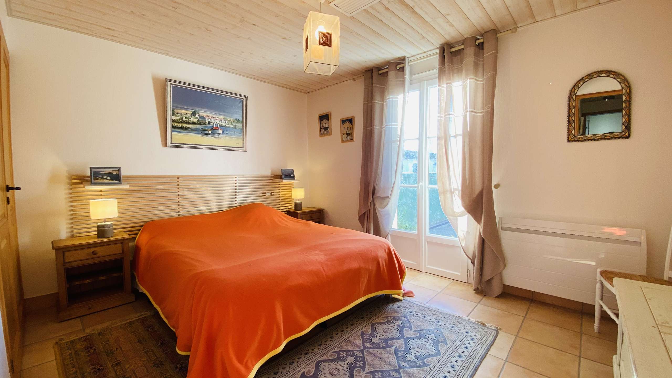 Photo 7: An accomodation located in La Couarde-sur-mer on ile de Ré.