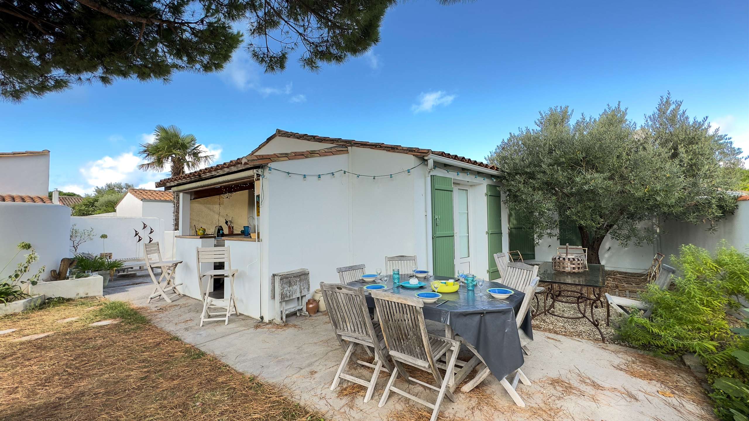 Photo 22: An accomodation located in La Couarde-sur-mer on ile de Ré.