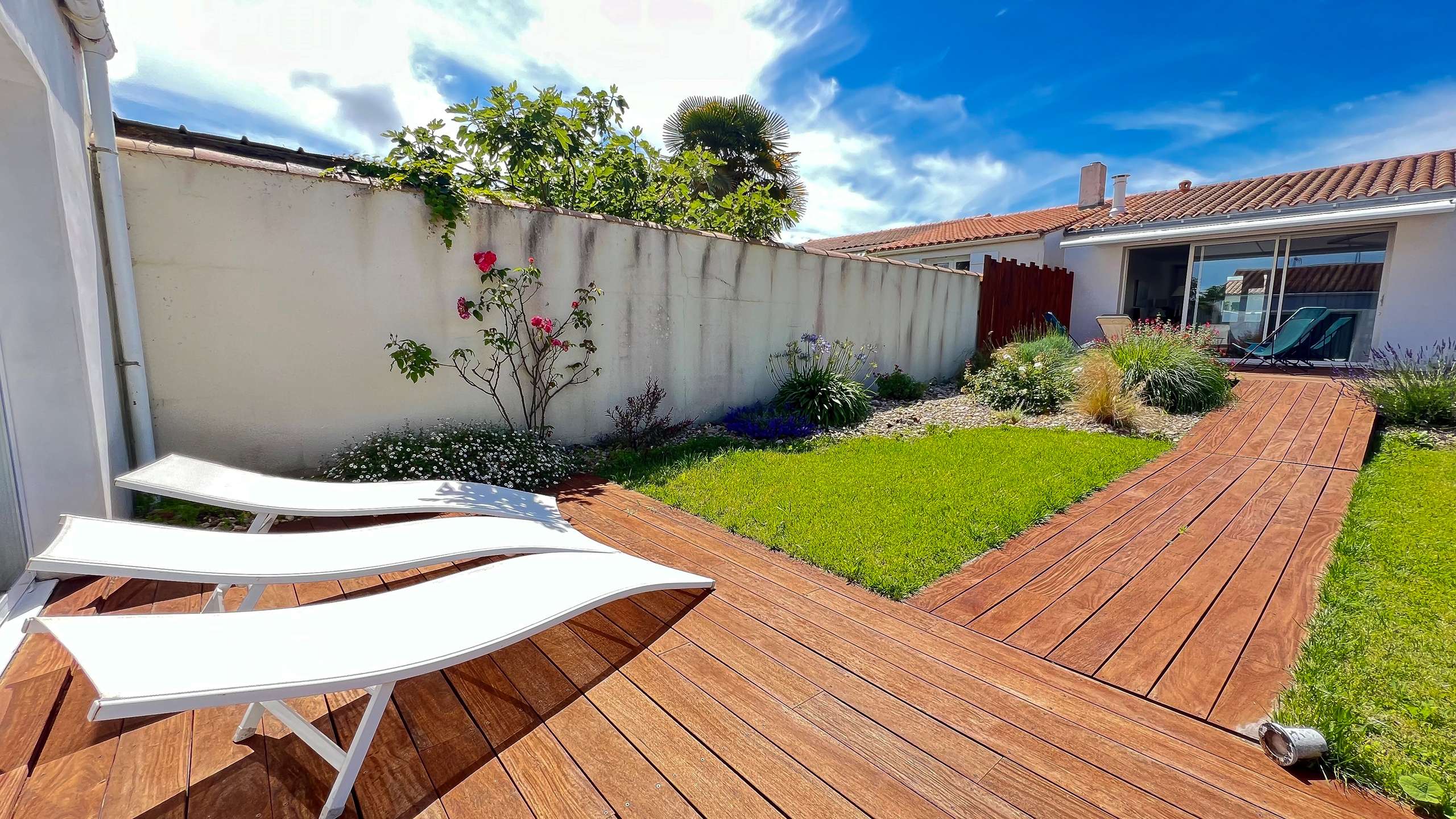 Photo 14: An accomodation located in Saint-Martin-de-Ré on ile de Ré.