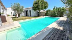 Ile de Ré:Superb villa with pool in the heart of the village