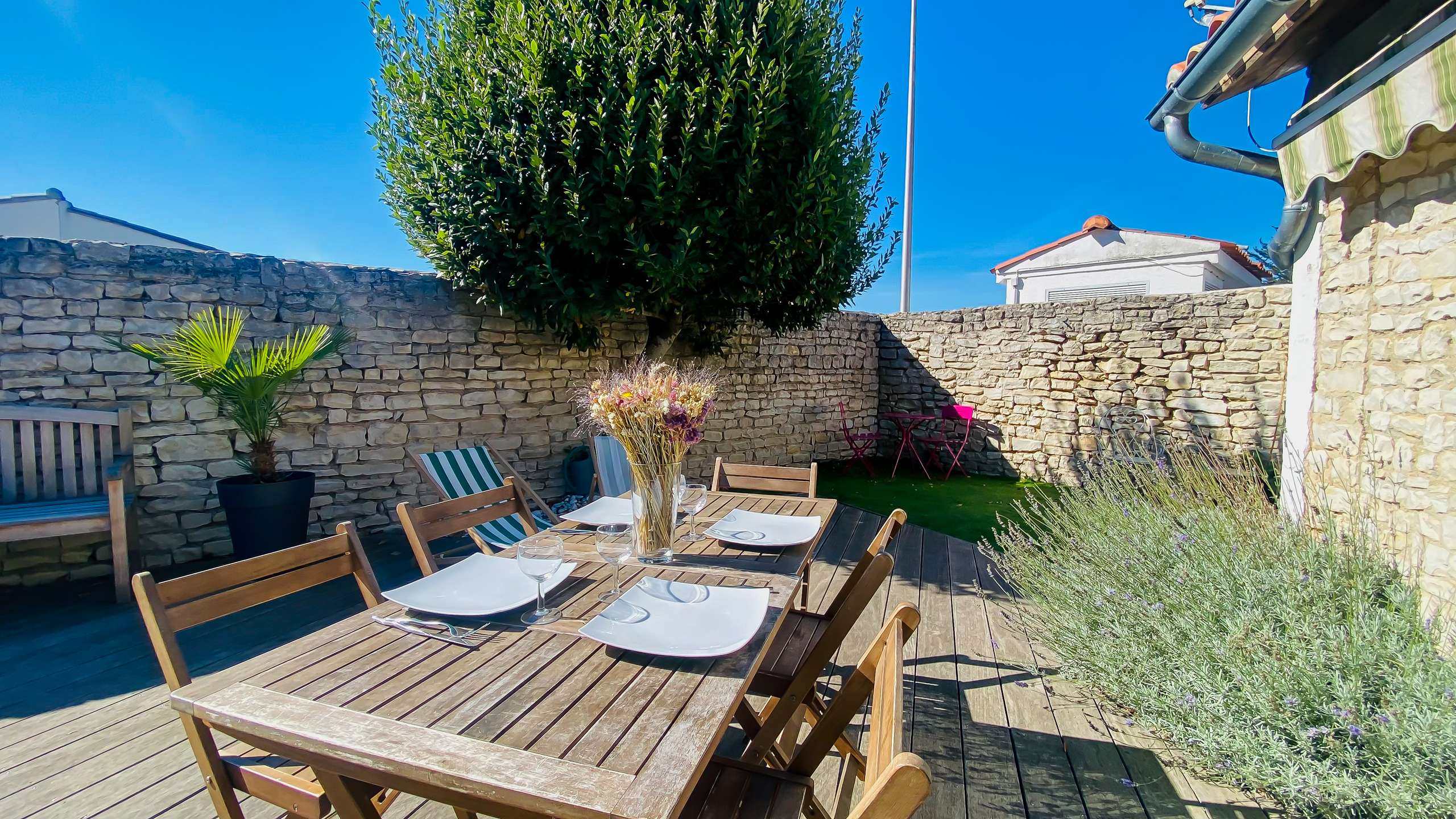 Photo 3: An accomodation located in Le Bois-Plage-en-Ré on ile de Ré.