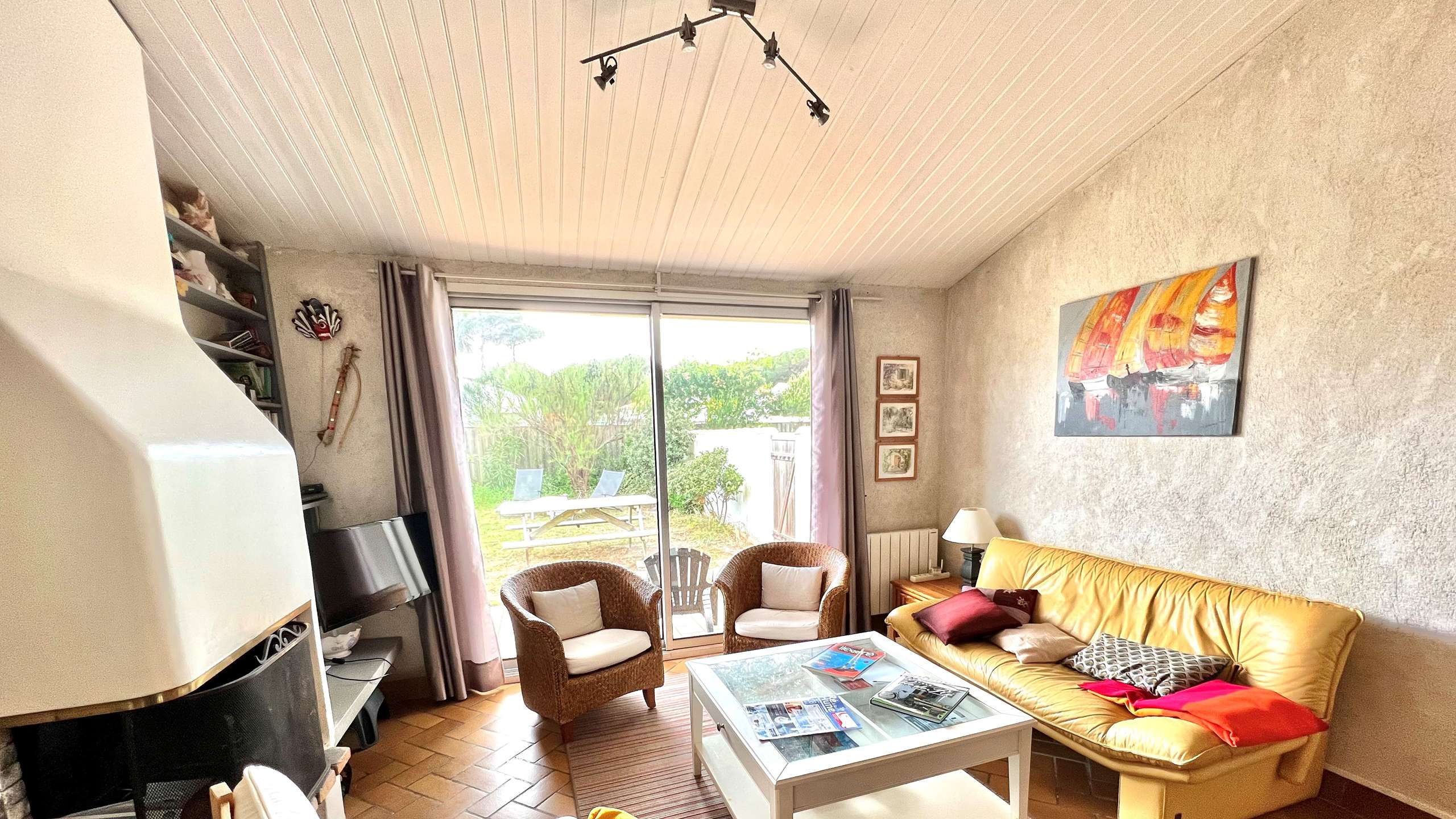 Photo 5: An accomodation located in La Couarde-sur-mer on ile de Ré.