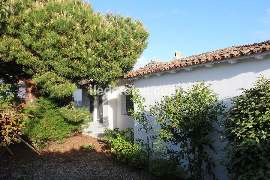 Photo 28: An accomodation located in La Couarde-sur-mer on ile de Ré.