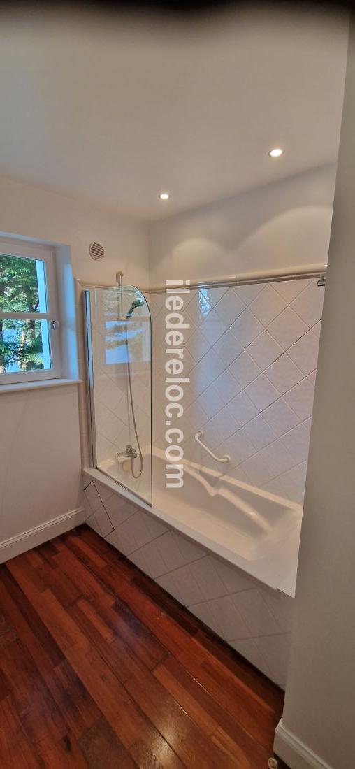 Photo 33: An accomodation located in La Couarde-sur-mer on ile de R&eacute;.