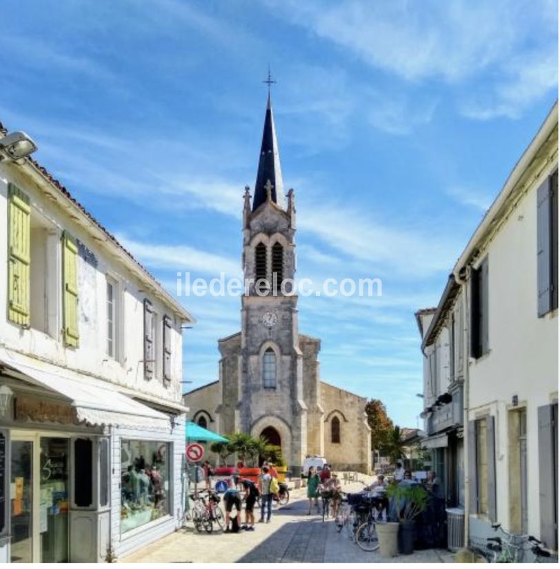 Photo 11: An accomodation located in La Couarde-sur-mer on ile de Ré.