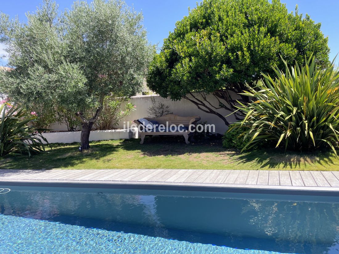 Photo 6: An accomodation located in Sainte-Marie-de-R&eacute; on ile de R&eacute;.