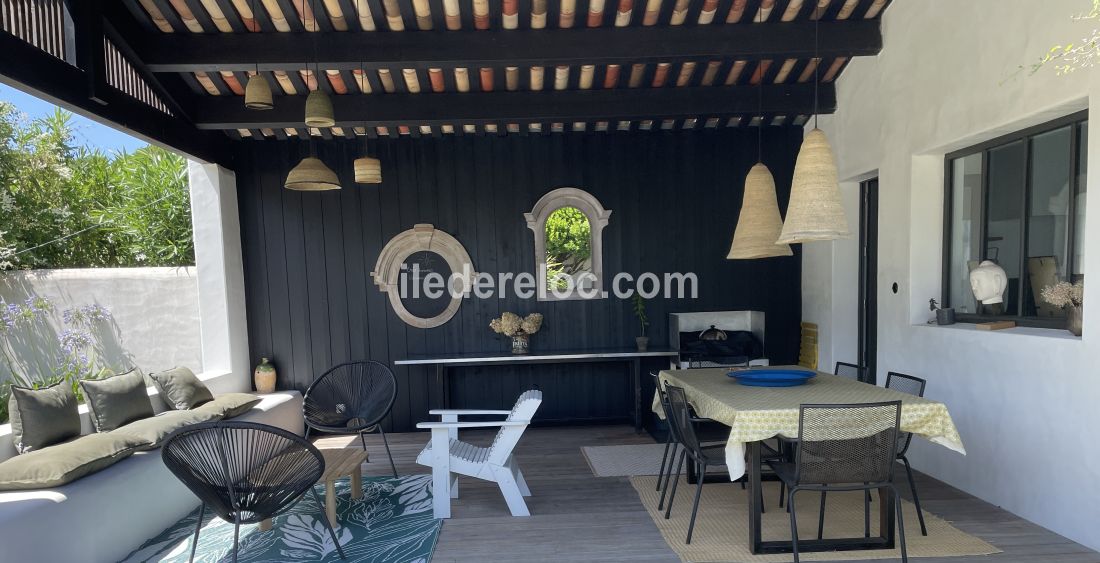 Photo 8: An accomodation located in Sainte-Marie-de-R&eacute; on ile de R&eacute;.